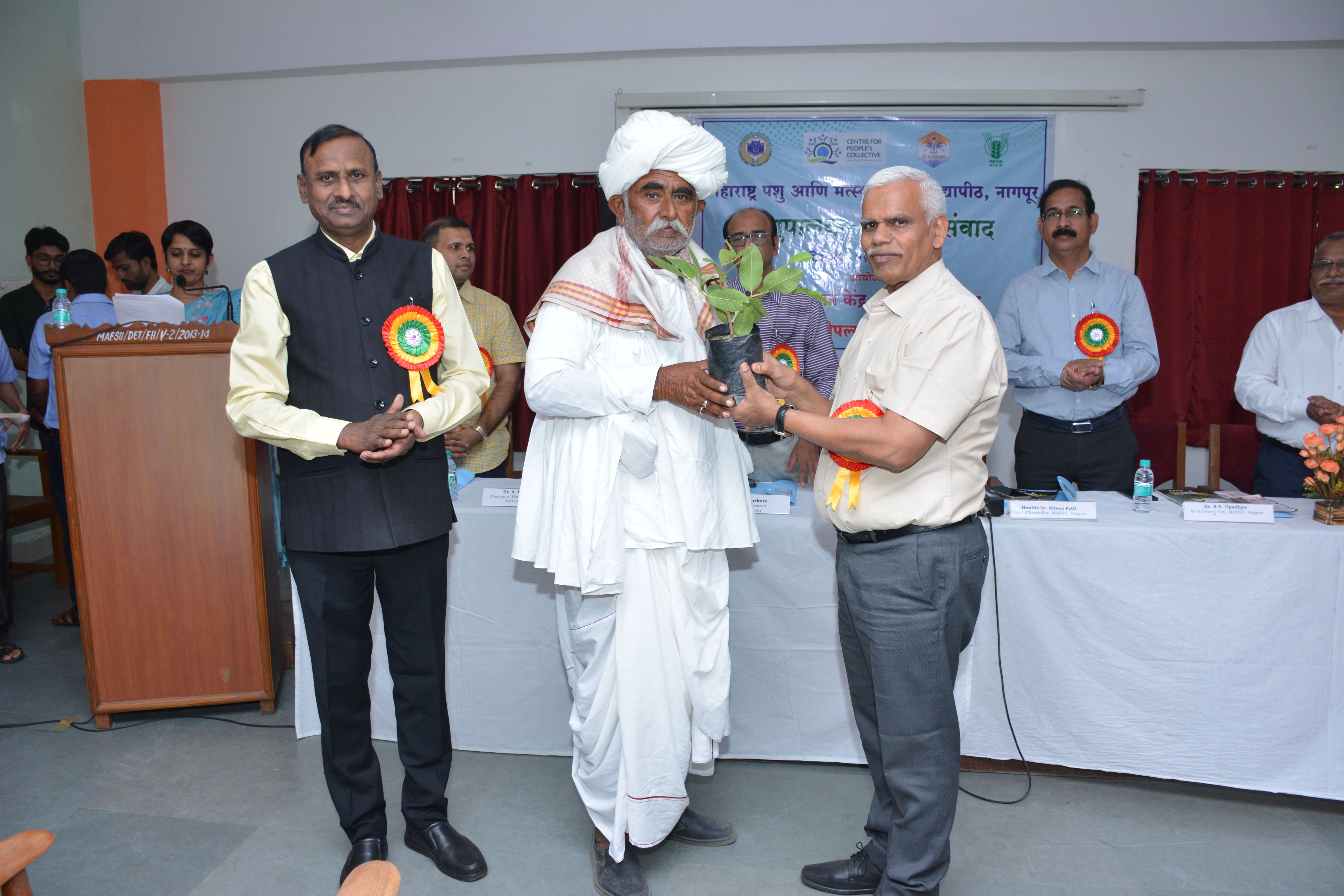 Farmers-Scientist Meet by KVK Nagpur (5).JPG